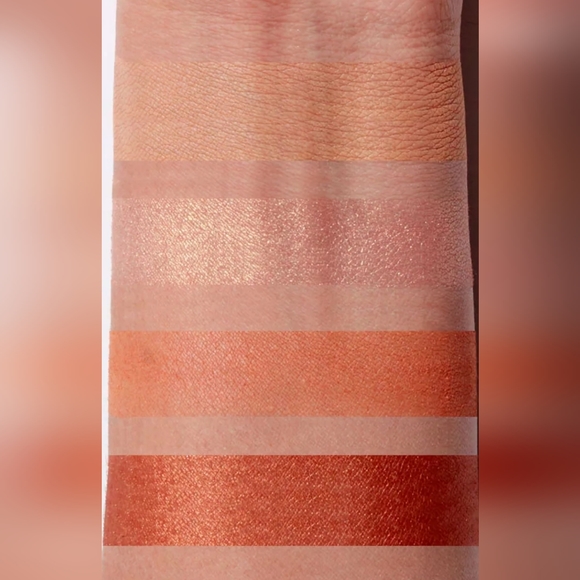 Floss Beauty Eyeshadow Squad in Just Peachy - Picture 4 of 5